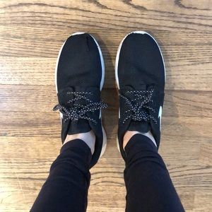 Black Nike Roshe Running Shoes